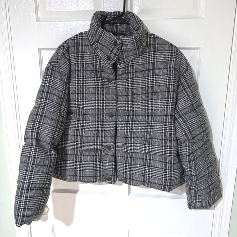 A New Day Womens Black White Plaid Puffer Jacket Cropped Funnel Neck Small NWT